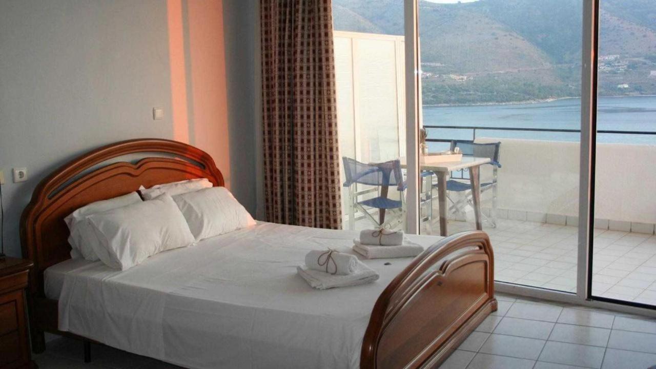 Revis Station Plataria Hotel Kültér fotó