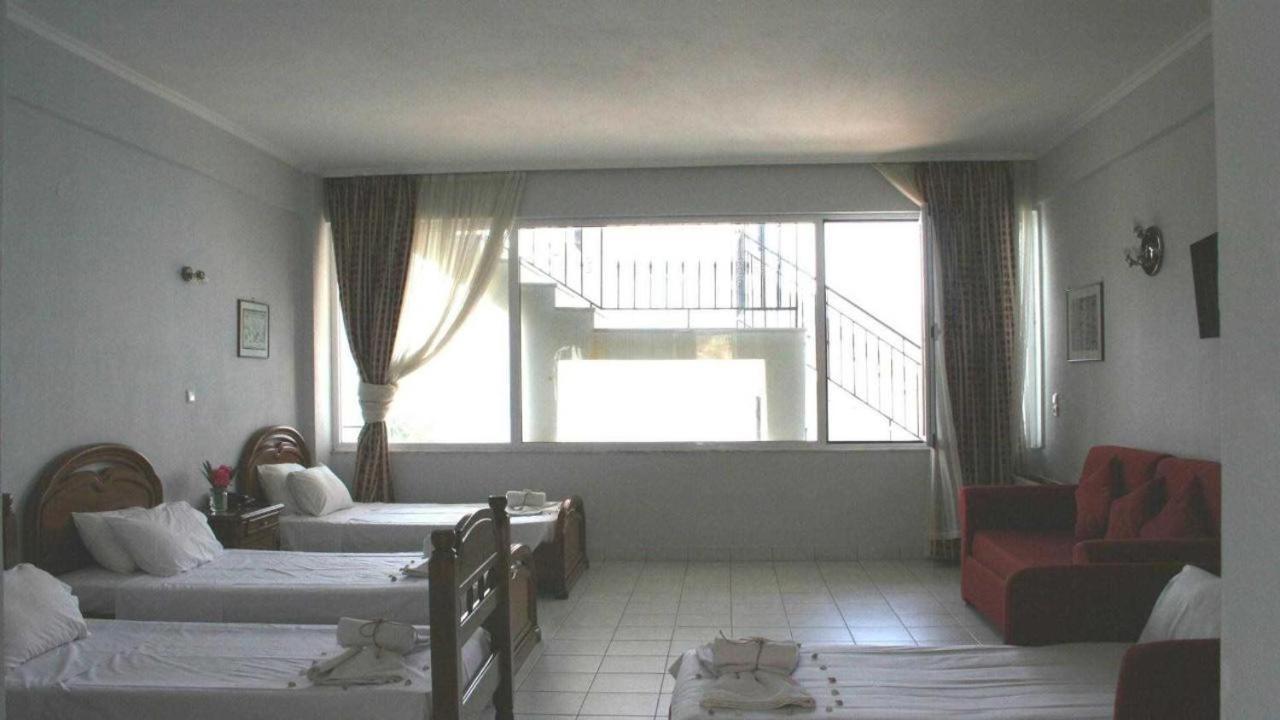 Revis Station Plataria Hotel Kültér fotó