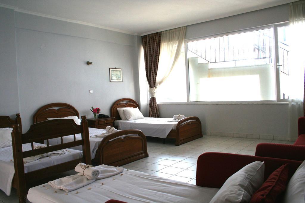 Revis Station Plataria Hotel Kültér fotó