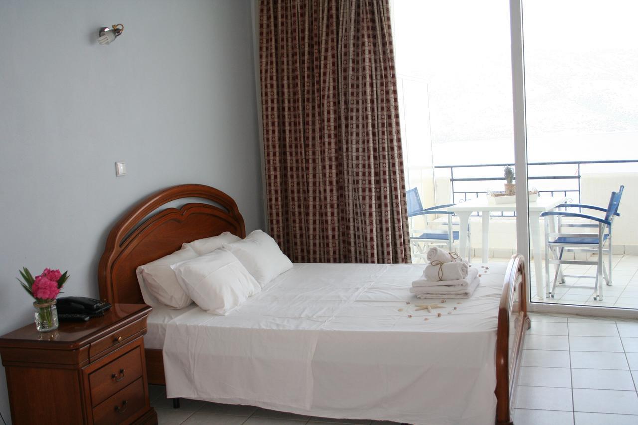 Revis Station Plataria Hotel Kültér fotó