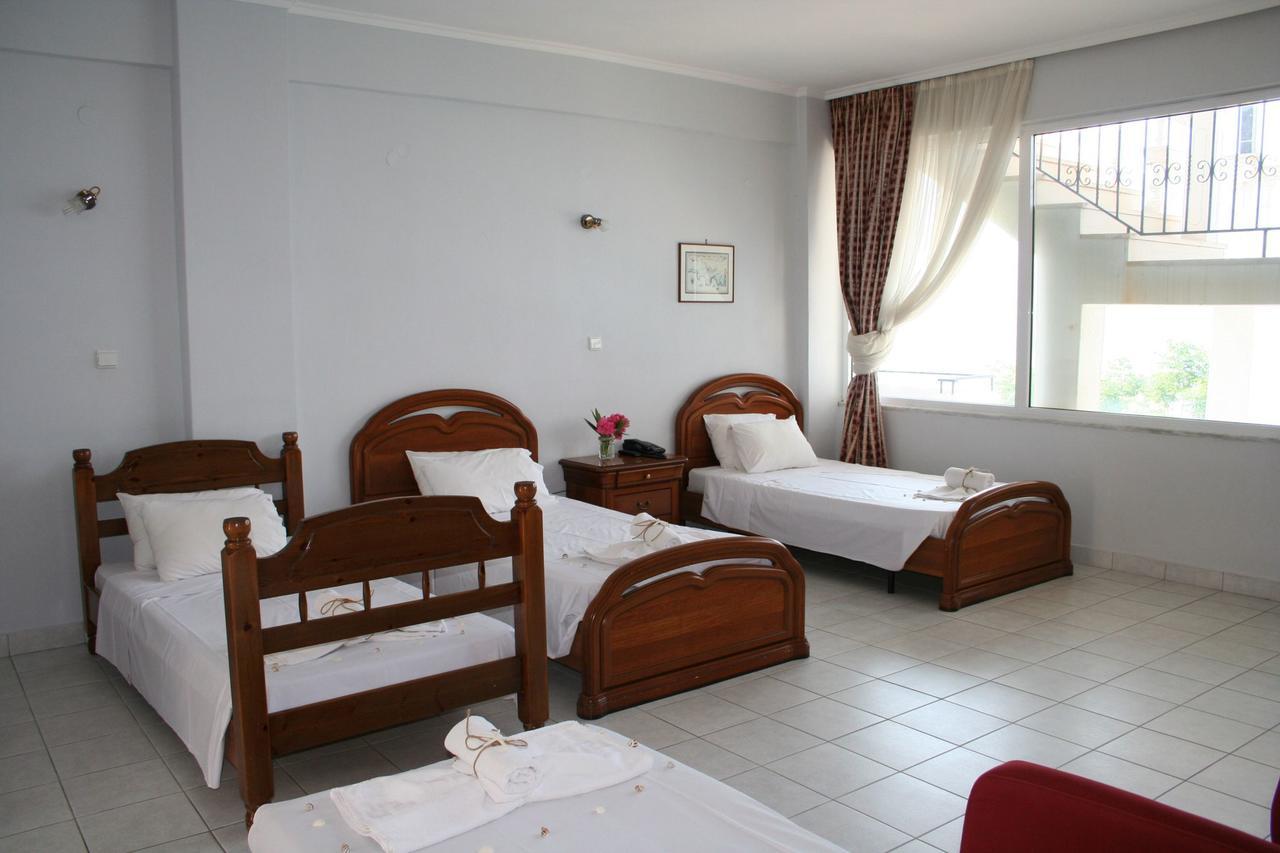 Revis Station Plataria Hotel Kültér fotó