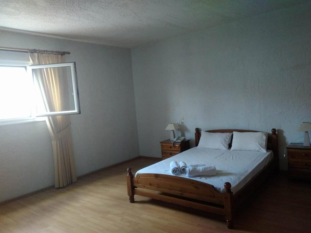 Revis Station Plataria Hotel Kültér fotó